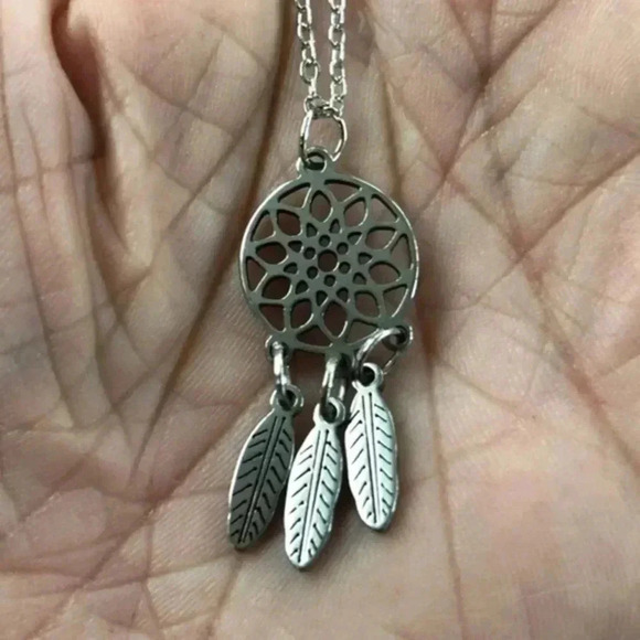Dream Catcher Dreamcatcher Steel Necklace NWT - Picture 1 of 3